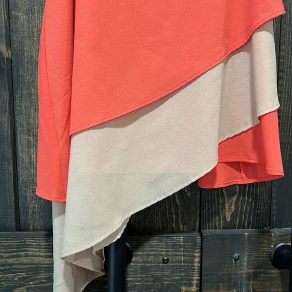 NWT MM Couture by Miss Me Tiered Blouse M Coral Asymmetrical Hem Flowy Dressy - Picture 3 of 8